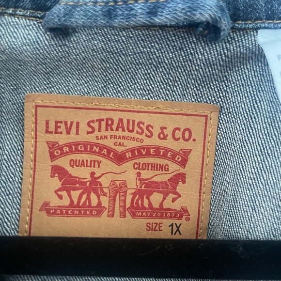 Levi Jacket - Picture 3 of 3